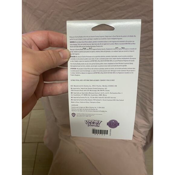 Scentsy Looney Tunes Scent Pak NEW for Scentsy Buddy Plush. - Picture 3 of 3